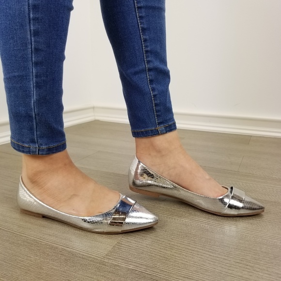 Silver Metallic Pointy Toe Slip On Flats -U - Picture 5 of 8